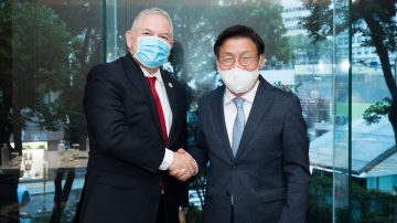 Samsung Electronics se reúne con Ministros de la Región en Seúl