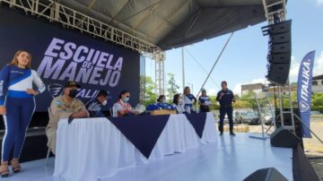 Se inaugura la primera escuela gratuita de manejo Italika en el país.