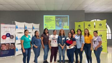 Cementos Argos, la CHICO y USAID lanzan el programa de formación de mujeres como operadoras de montacargas y conductoras de maquinaria amarilla