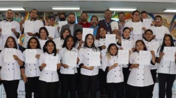 Infop certifica a 30 participantes de talleres en el área de cocina