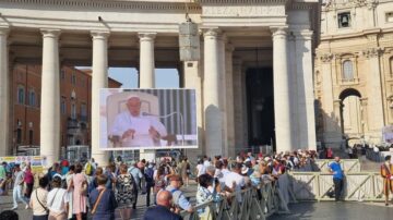 Samsung proporciona soluciones de audio y vídeo para exteriores en la Plaza de San Pedro de la Ciudad del Vaticano