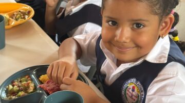 CARE y Cargill inauguran comedor escolar que beneficiará a más de 700 niñas y niños en Villanueva, Cortés