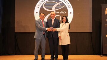 El restaurante 9 Patrias, de UNITEC, gana el premio excelencias gourmet 2025 en España