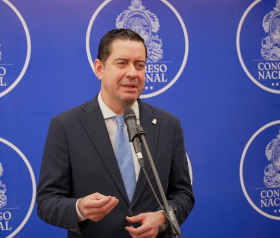 Gobierno plantea reducir instituciones sin declarar emergencia financiera