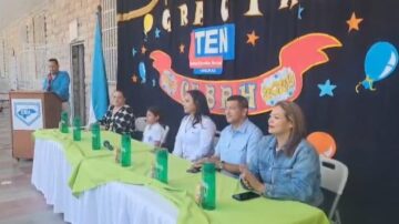 Frí…íto Natura´s renueva su compromiso con la educación a través de la donación de pupitres