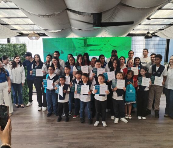 Fundación Kafie impulsa el futuro: más de 1,900 estudiantes beneficiados a través de PROGRESA
