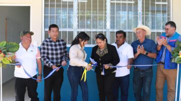 Se inauguran obras de infraestructura escolar que apoyarán a más de 800 niñas y niños de La Paz