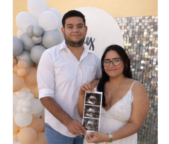 Los esposos Varela-Medina revelan con alegría el sexo de su bebé