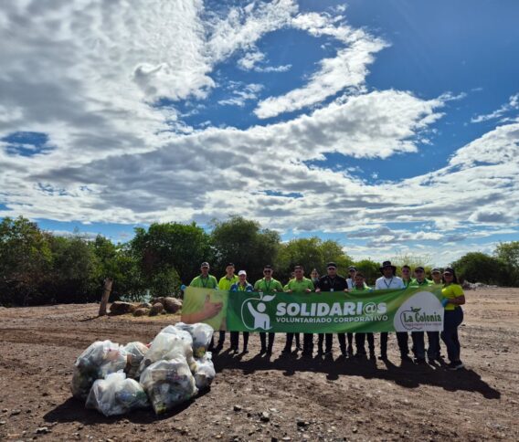 Voluntariado de Supermercados La Colonia impulsa jornada de limpieza en la playa de San Lorenzo tras Semana Santa