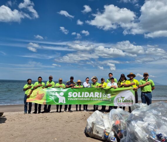 Voluntariado corporativo de La Colonia promueve la conservación de la playa El Edén