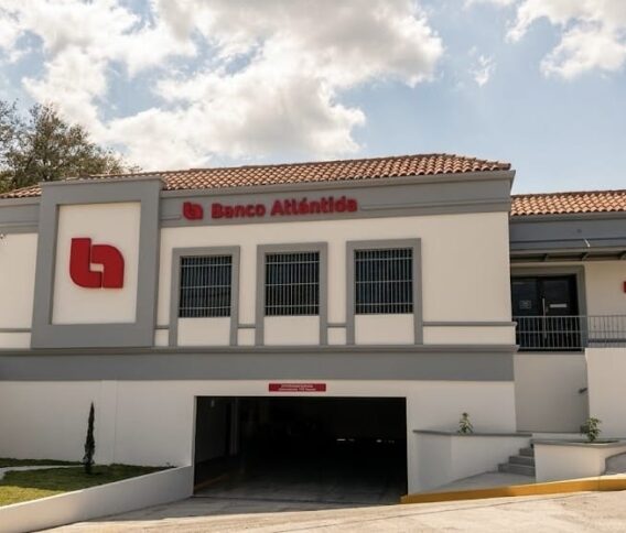 Banco Atlántida inaugura agencia principal en Gracias, Lempira