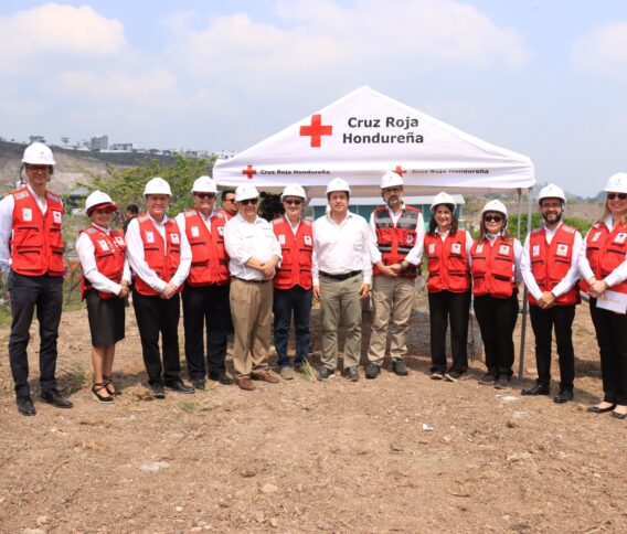Cruz Roja Hondureña coloca primera piedra del nuevo Centro Nacional de Sangre en Tegucigalpa