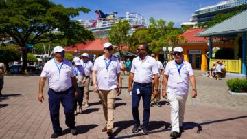 Directores de Migración del Triángulo Norte de CA recorren puerto de cruceros Isla Tropical y el Aeropuerto de Roatán