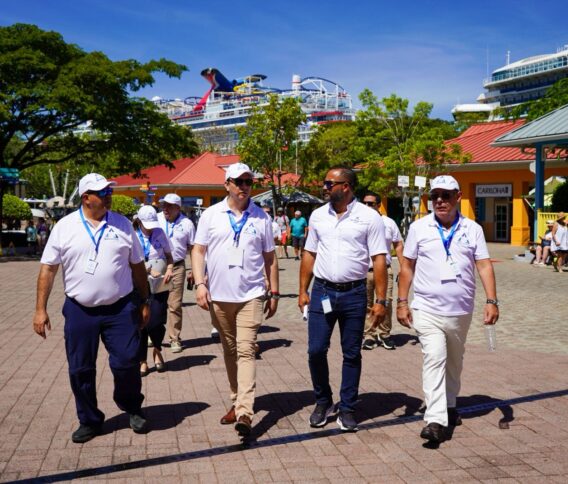 Directores de Migración del Triángulo Norte de CA recorren puerto de cruceros Isla Tropical y el Aeropuerto de Roatán