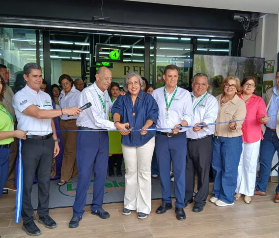 Supermercados La Colonia llega a El Zamorano con la apertura de su tienda número 77, fortaleciendo su presencia en el oriente del país