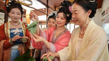 La Fiesta del Bote del Dragón impulsa una nueva ola de turismo y consumo en China
