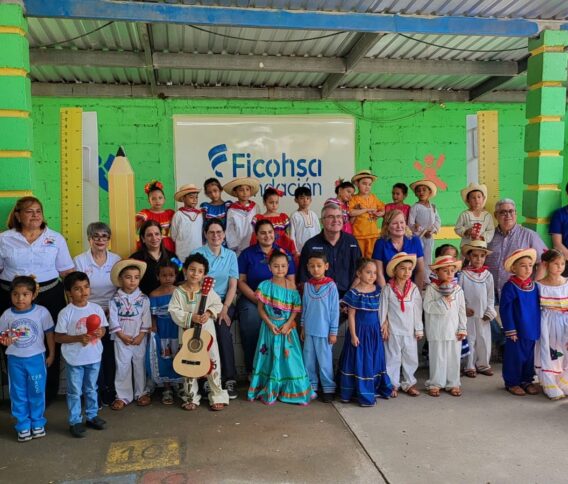 Fundación Ficohsa, Food For The Poor y CEPUDO fortalecen alianza para ampliar oportunidades educativas y comunitarias en Honduras.