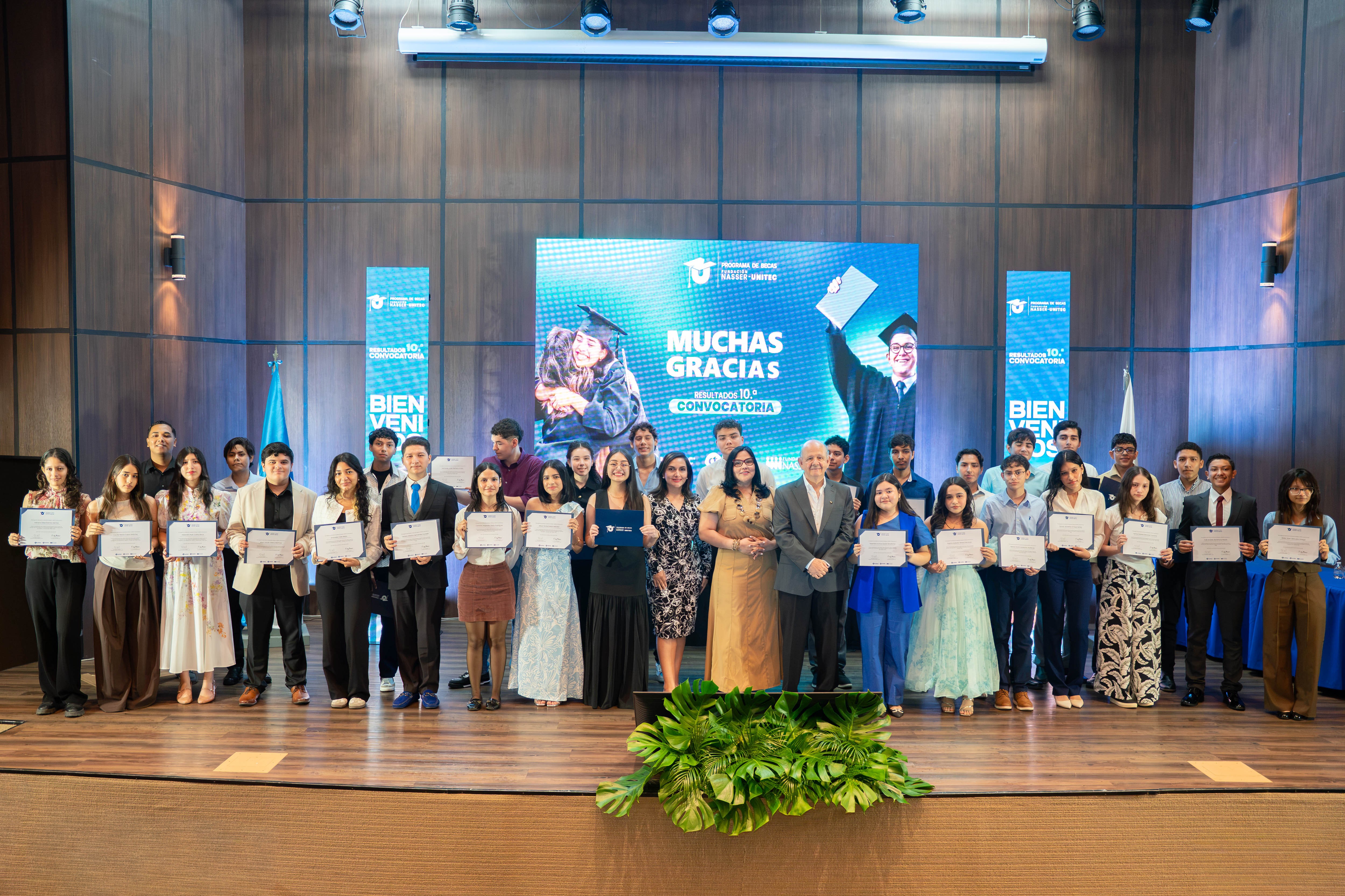 Programa de becas Fundación Nasser-Unitec alcanza los 1,000 jóvenes beneficiados en su décima entrega