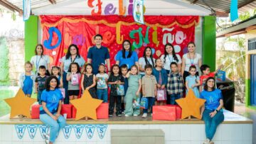 Más de 3,000 colaboradores de Grupo Ficohsa comparten a través de “Un Día para Dar Sonrisas” con más 7,000 niños y niñas en Honduras