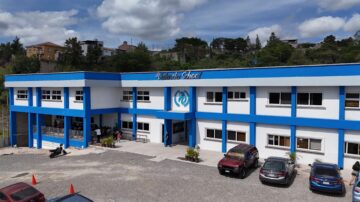 Valencia School invita a las familias a “Abordar la Experiencia Valencia” en sus próximos Open House